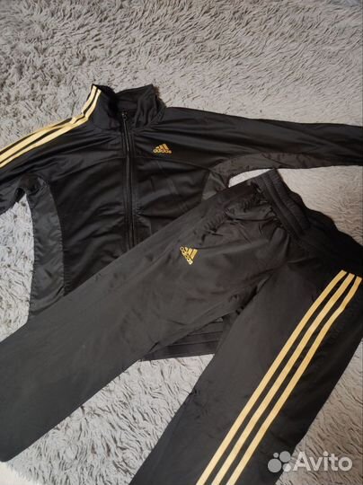 Спортивный костюм женский