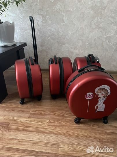 Чемодан на колесах детский