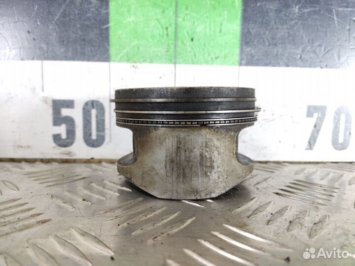 Поршень Opel Omega B