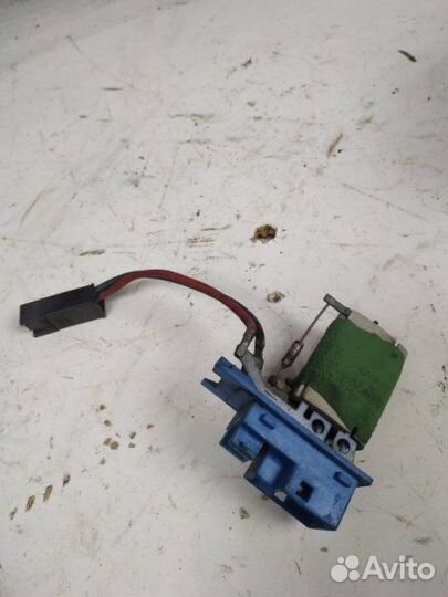 Резистор вентилятора охлаждения Opel Vectra B