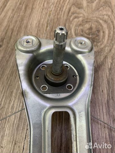 Стеклоподъемник задний правый Opel Astra J хетчбэк