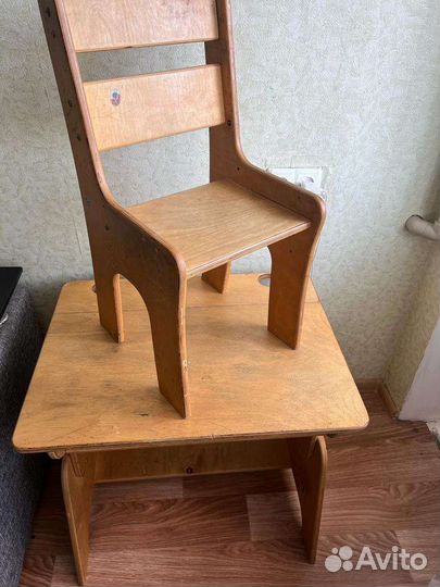 Деревянная парта со стулом