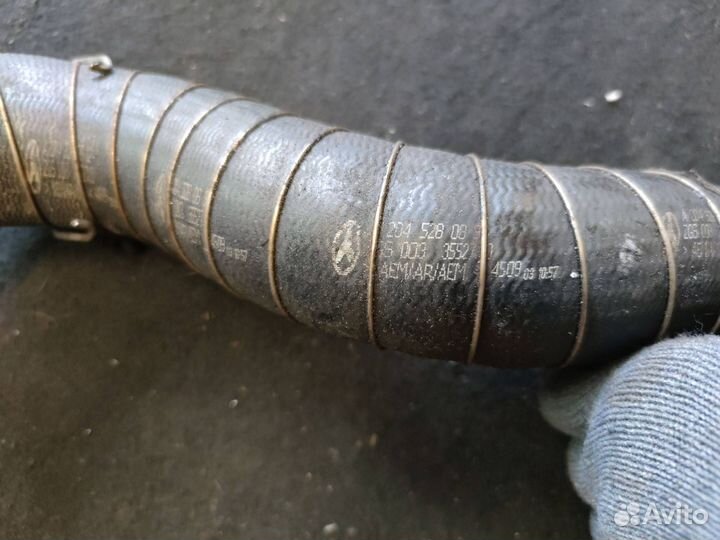 Патрубок интеркулера правый Mercedes-Benz C-Класс