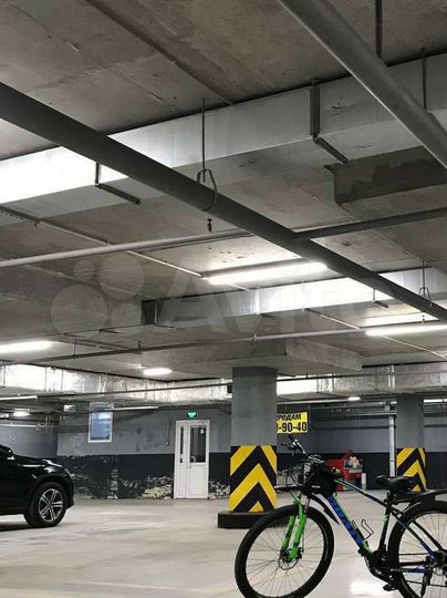 Машиноместо, 10 м²