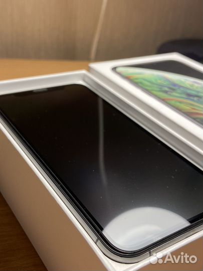 iPhone Xs, 64 ГБ