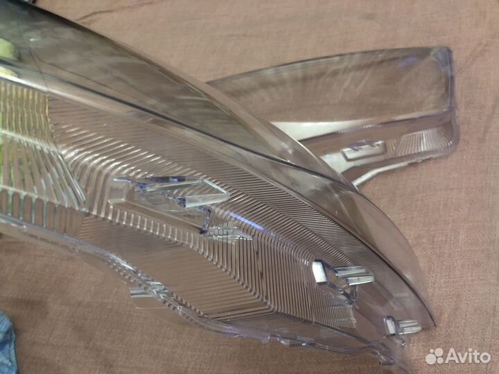 Стекла фар на skoda rapid