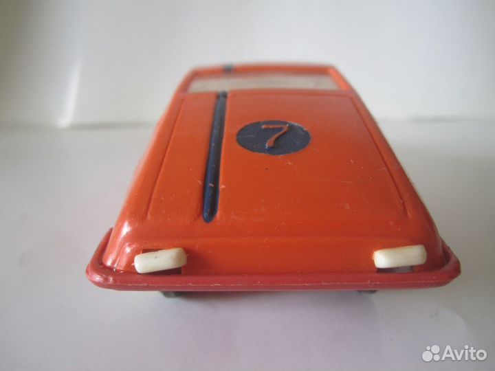 Игрушечная гоночная машинка. Сделано в СССР