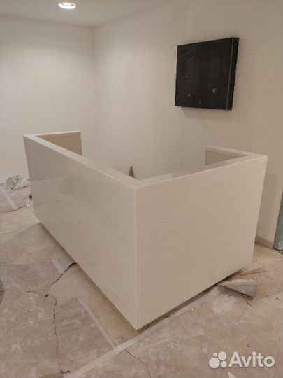 Барная стойка ресепшн из камня