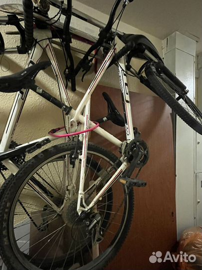 Велосипед горный GT Avalanche 4.0 колёса 26