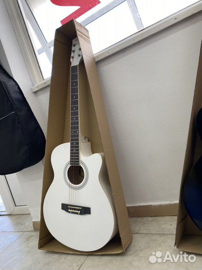 Акустическая гитара