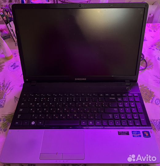 Ноутбук Samsung NP300E5A (Core i5, 4 гб, GT 520MX)