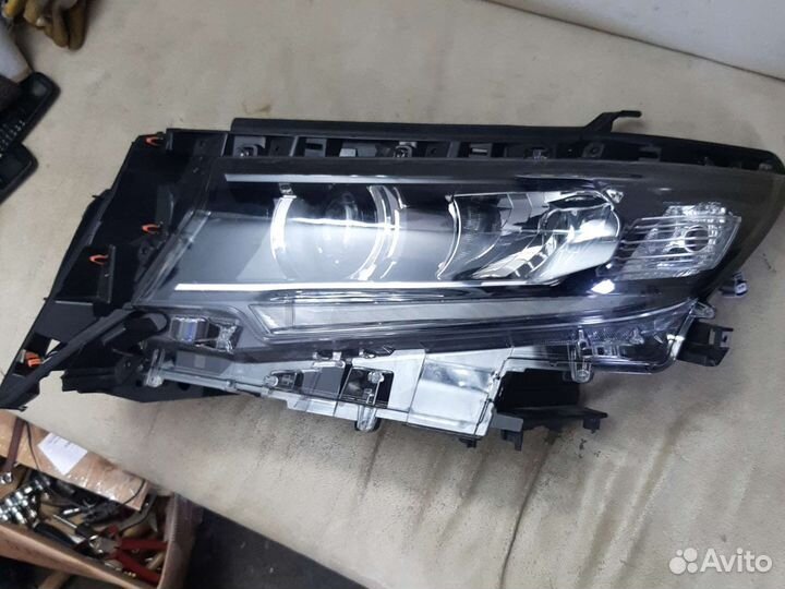 Фара левая Toyota Land Cruiser Prado 150 2 рест