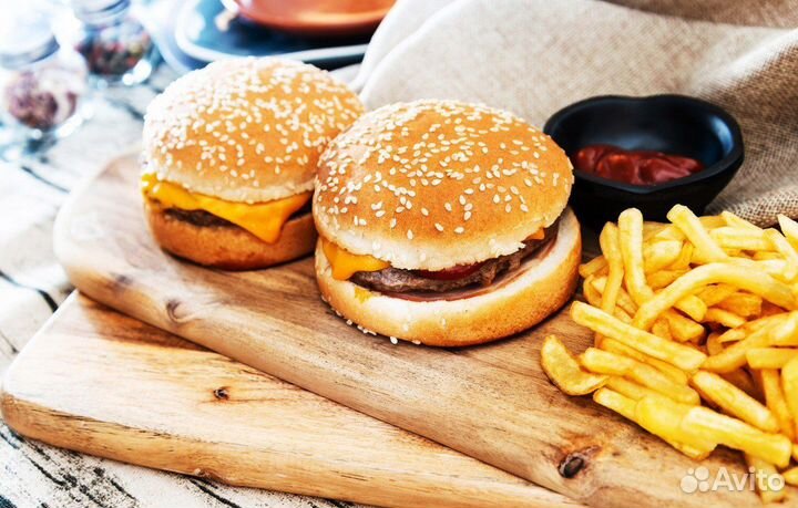 Подработка в кафе. 4 ч в день. Без опыта. Продавец