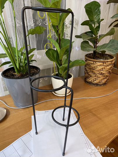 Подставка для цветов черная (матовая)