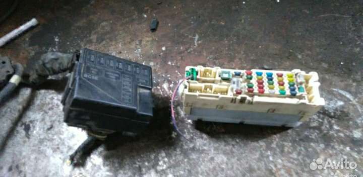 Блок предохранителей Мазда 323 BA