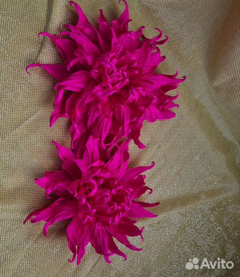 Брошь цветок из шелковой ткани.Ручная работа