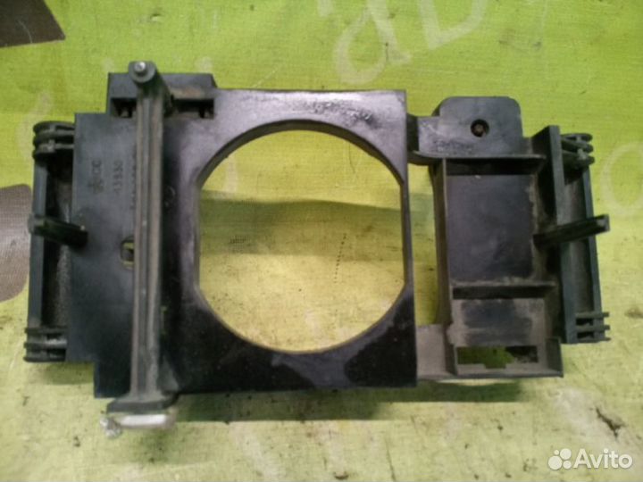 Кронштейн фары правый Chrysler Lhs 3.5 1993