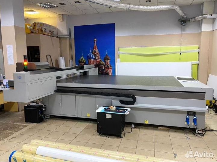 Планшетный уф-принтер