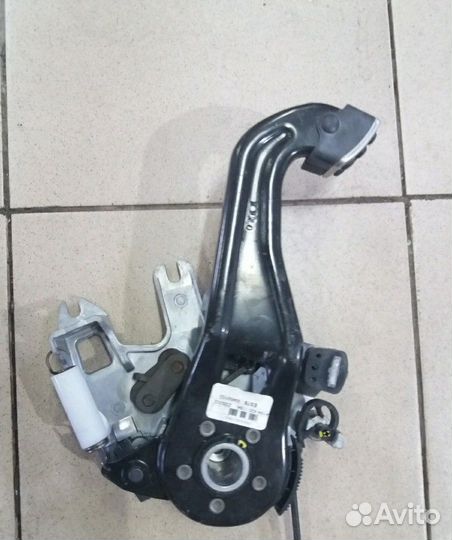 Педаль стояночного тормоза Mercedes W164