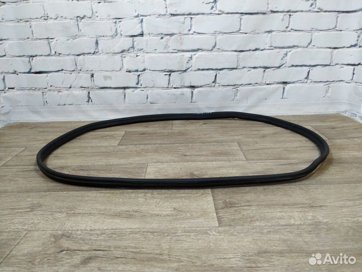 Уплотнитель двери задней левой Fabia Фабия 2