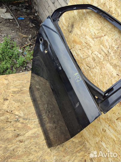 Задняя правая дверь Vw Jetta 5