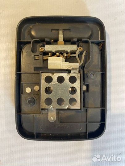 Плафон внутреннего освещения Nissan Maxima