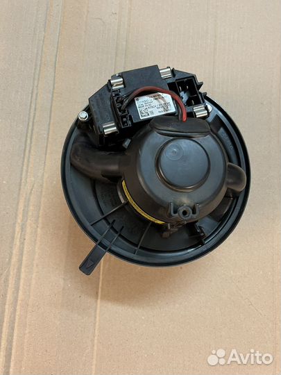 Моторчик печки Vw Passat B6/ Skoda Octavia A5