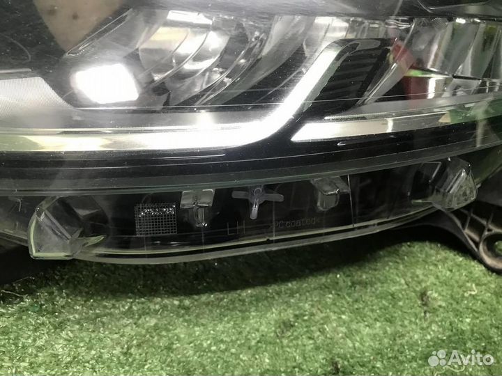 Фара левая Renault Captur/Kaptur