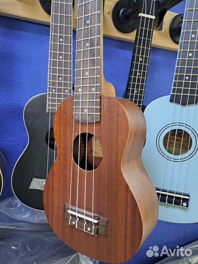 Укулеле сопрано красное дерево