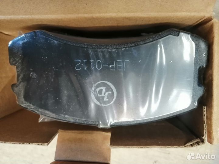 Колодки тормозные перед mitsubishi lancer (CS) 03