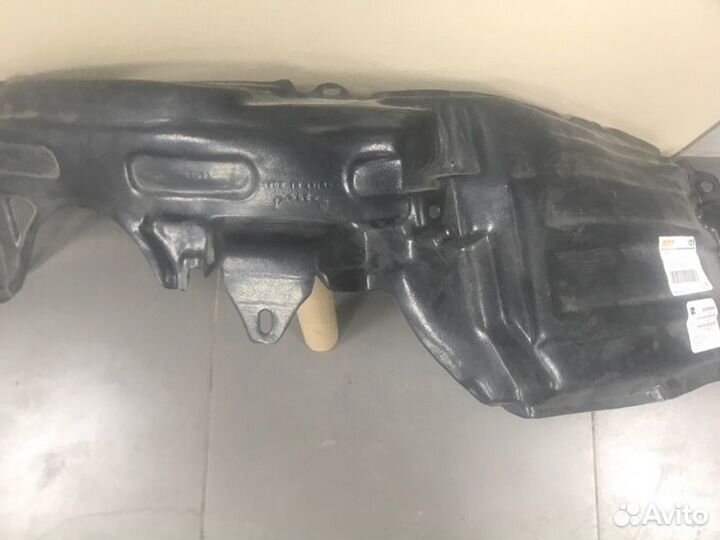 Подкрылок передний левый Toyota Funcargo NCP20