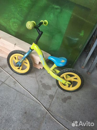 Продам беговел