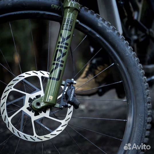 Вилка RockShox Lyrik Boost 27.5 150-180