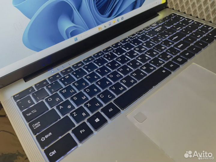 Новый Ноутбук OEM i7/24Gb/SSD1TB/UHD