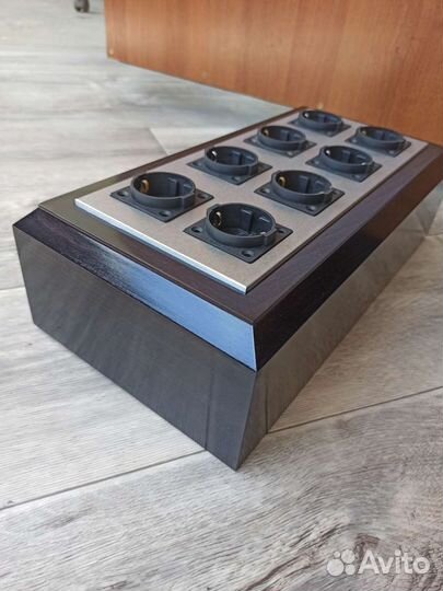 Распределитель питания hi-end дистрибьютор