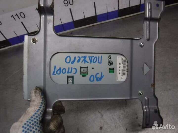 Усилитель акустической системы Mitsubishi Pajero