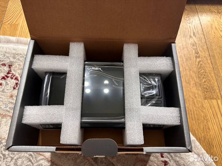 Новый Garmin Striker Vivid 7sv (без датчика)