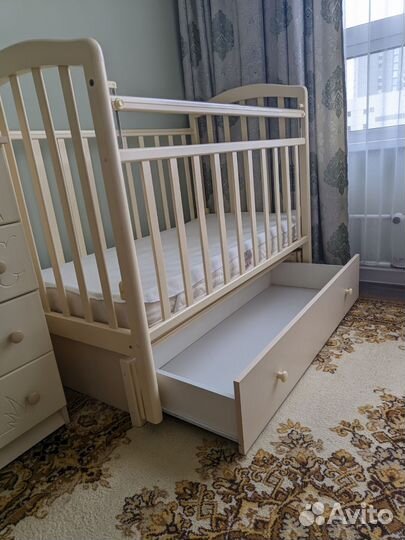 Пеленальный комод детская кровать с маятником