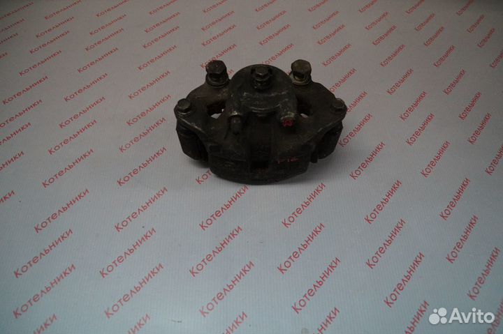 Nissan 41001-AU001 Суппорт тормозной правый