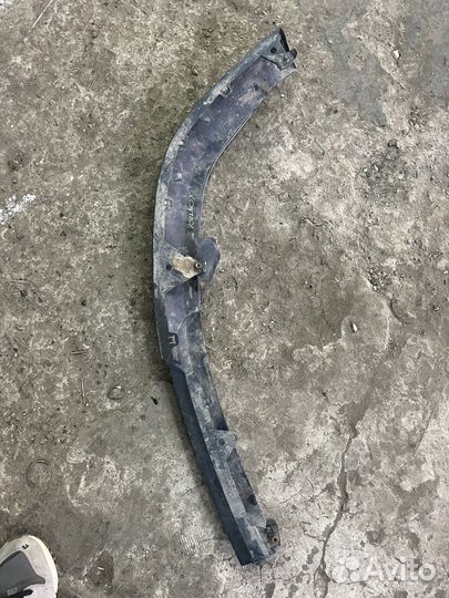 Губа на бампер toyota avensis рестайлинг