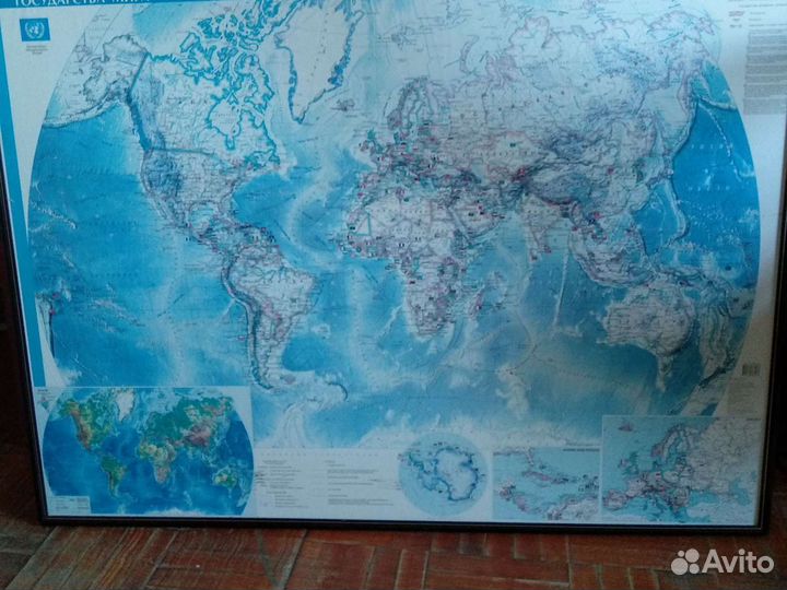 Карта мира в рамке