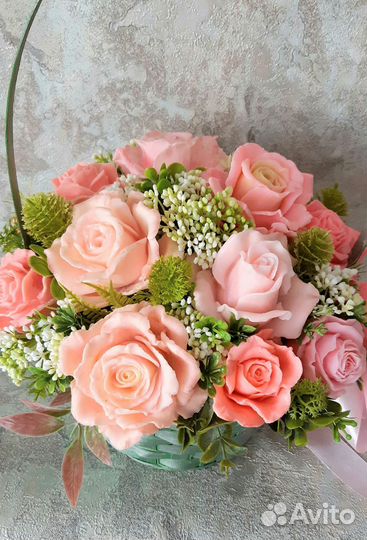 Букет роз из мыла в корзине