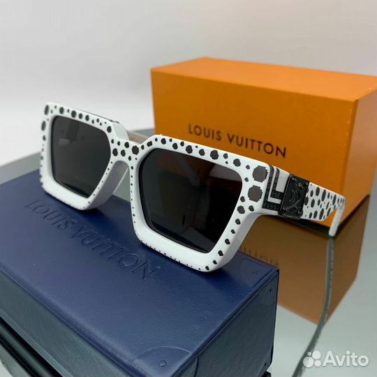 Солнцезащитные очки Louis Vuitton