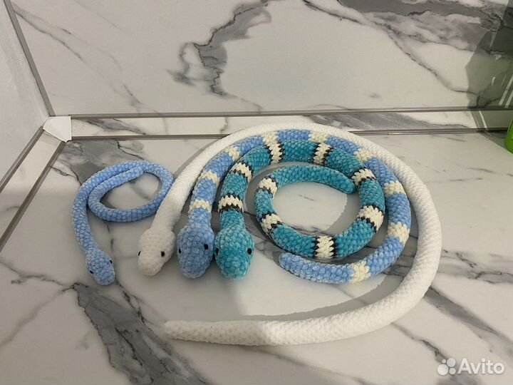 Вязанные игрушки змея змейка