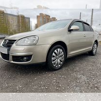 Volkswagen Jetta 1.6 MT, 2010, 142 000 км, с пробегом, цена 645 000 руб.