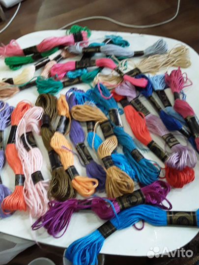 Нитки мулине много всякие