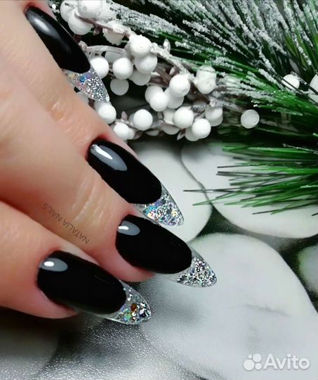 Маникюр, педикюр, наращивание ногтей