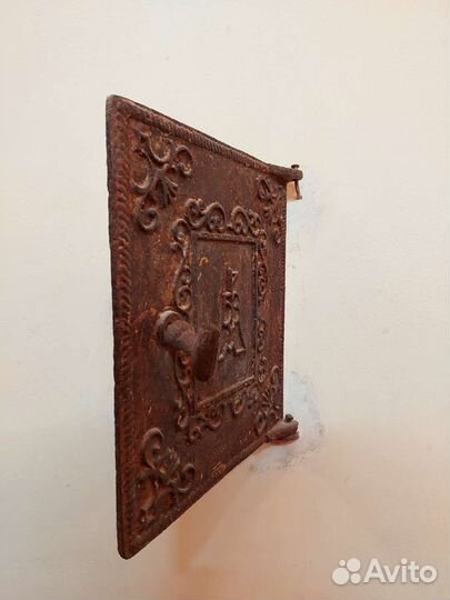 Дверца чугунная печная старинная