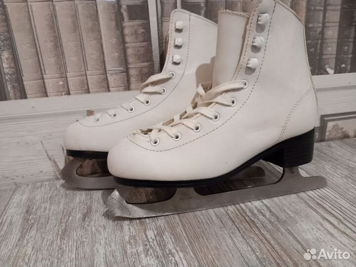 Коньки фигурные детские 35 размер