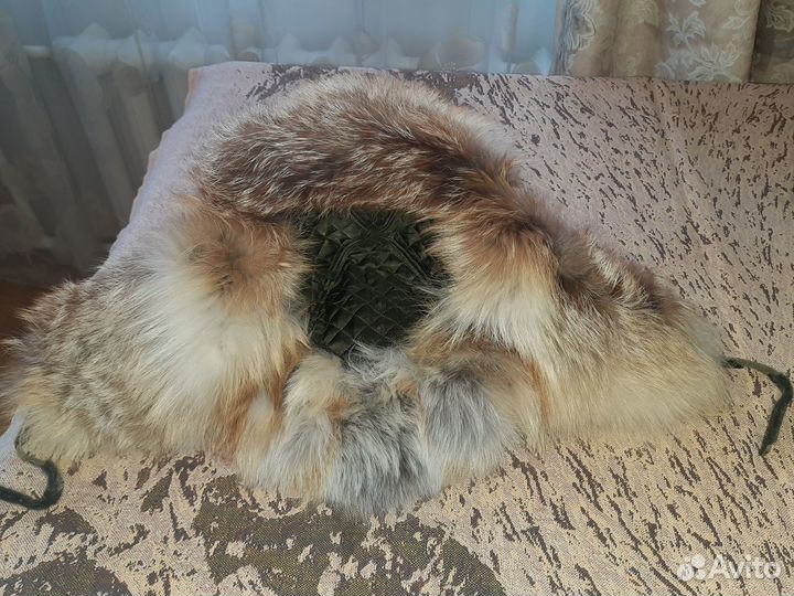 Шапка зимняя с отделкой из меха лисы